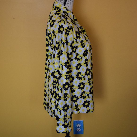 Black yellow and white pattern Crown & Ivy Long sleeve button down shirt.  Large - Picture 2 of 4